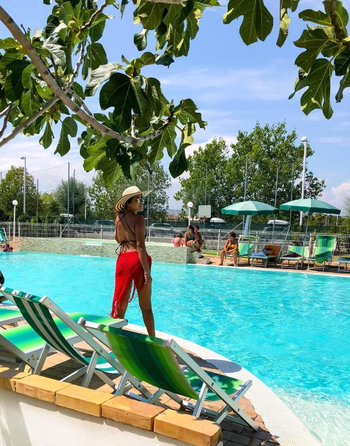 Lianna Beach Resort Marina Di Montenero Esterno foto