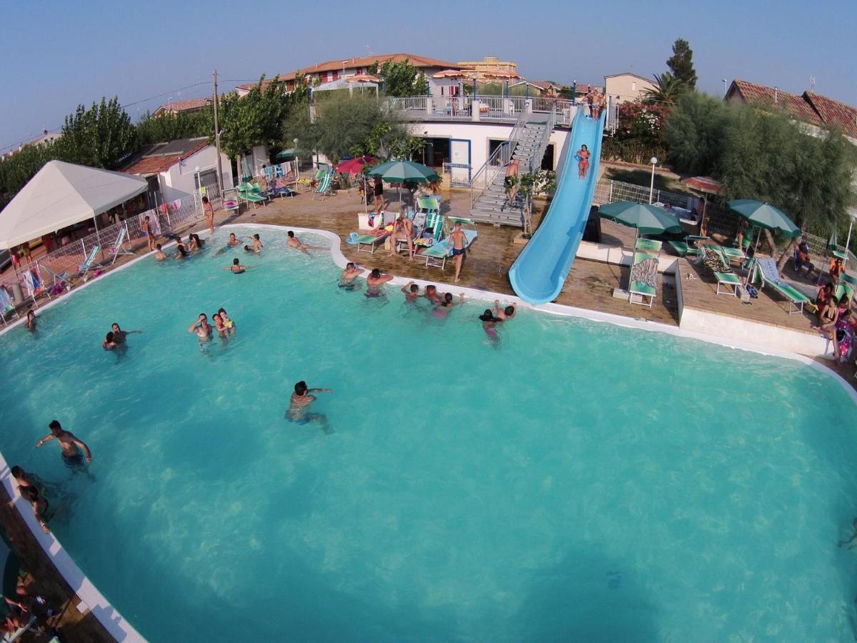 Lianna Beach Resort Marina Di Montenero Esterno foto
