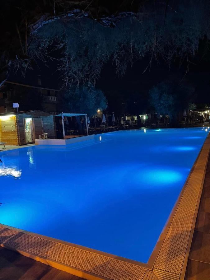 Lianna Beach Resort Marina Di Montenero Esterno foto